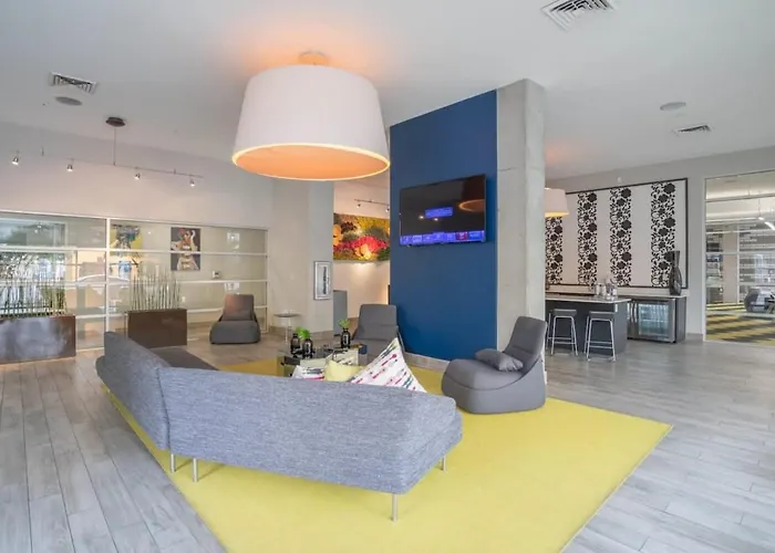 Modern 2bd Dt - Balcony, Gym, W-d, Parking - Sleeps 8 * Phoenix