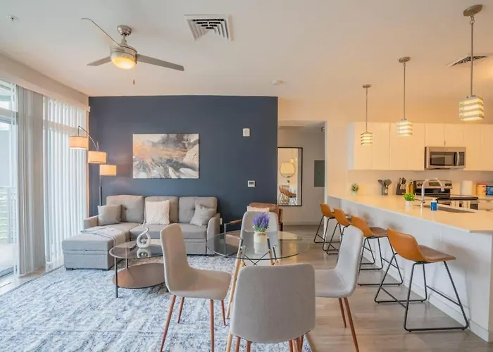 Modern 2bd Dt - Balcony, Gym, W-d, Parking - Sleeps 8 * Phoenix