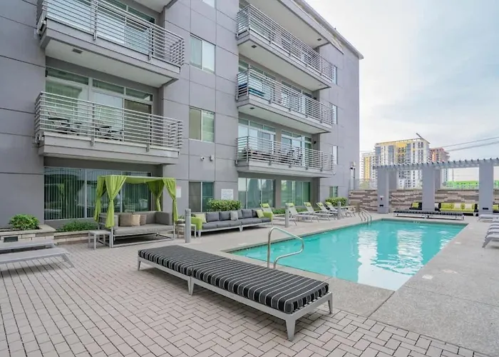 Apartment Modern 2bd Dt - Balcony, Gym, W-d, Parking - Sleeps 8 Phoenix